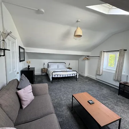 The Eaves - Victorian Second Floor, Open Plan Apartment Southport Exterior photo