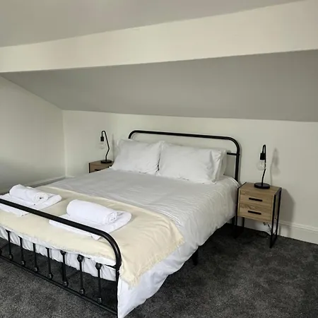 The Eaves - Victorian Second Floor, Open Plan Apartment Southport Exterior photo