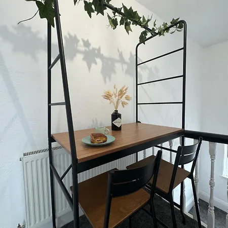 The Eaves - Victorian Second Floor, Open Plan Apartment Southport Exterior photo