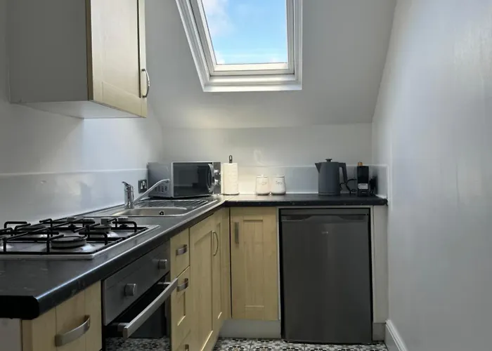 The Eaves - Victorian Second Floor, Open Plan Apartment