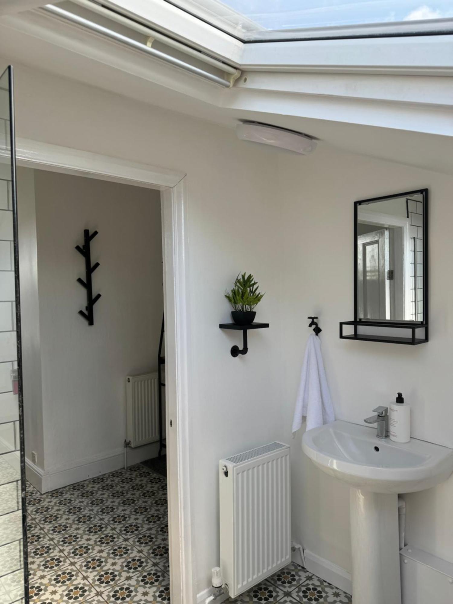The Eaves - Victorian Second Floor, Open Plan