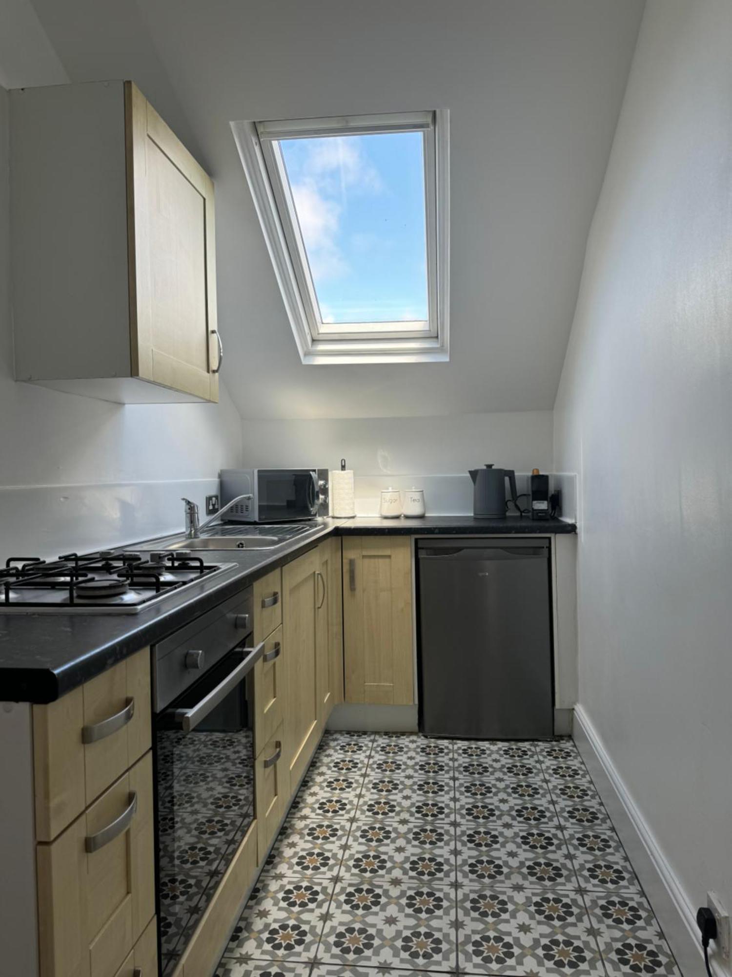 The Eaves - Victorian Second Floor, Open Plan Apartment