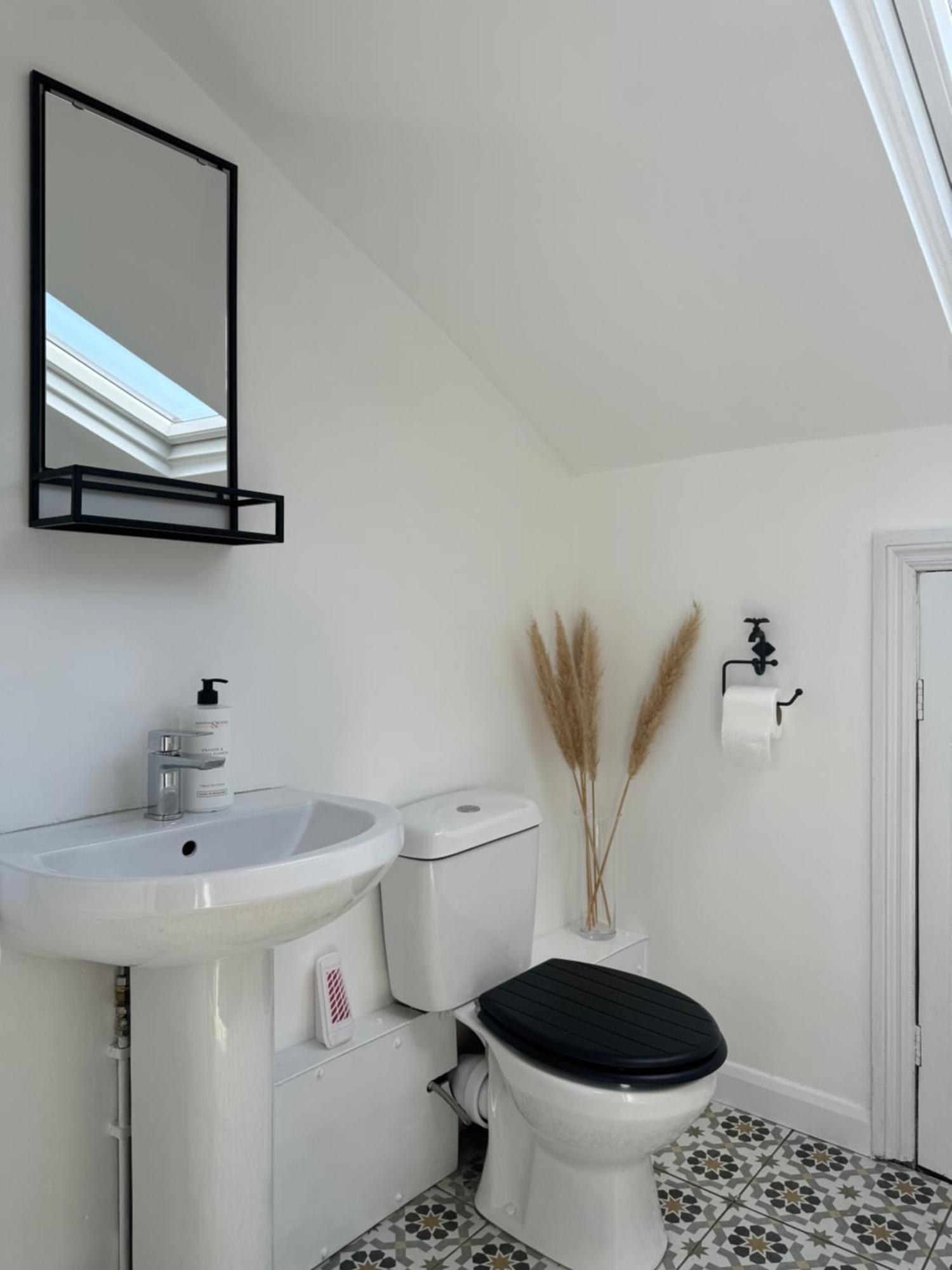 The Eaves - Victorian Second Floor, Open Plan Apartment
